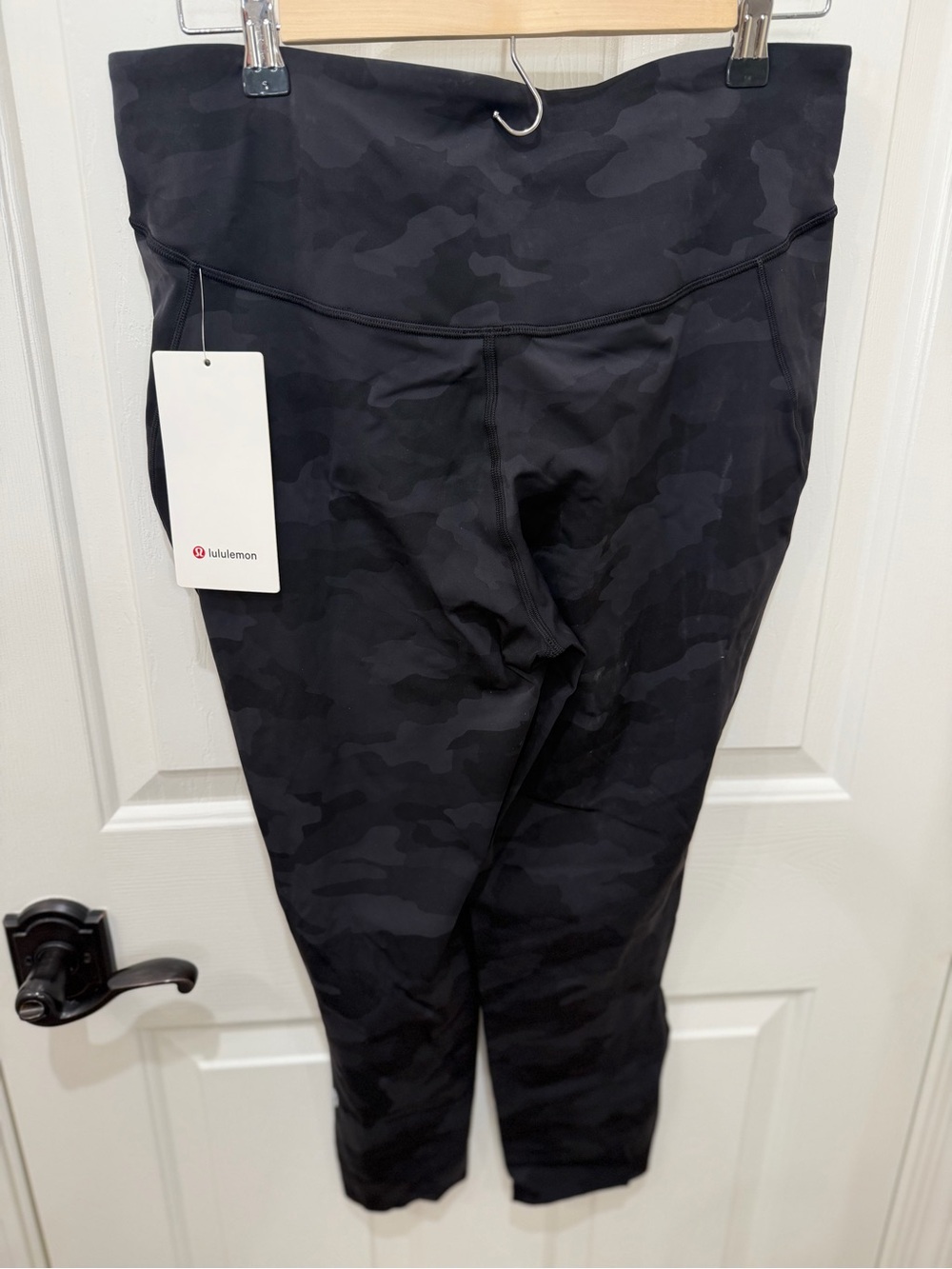 NWT lululemon Base Pace HR Crop 23” - Picture 5 of 9